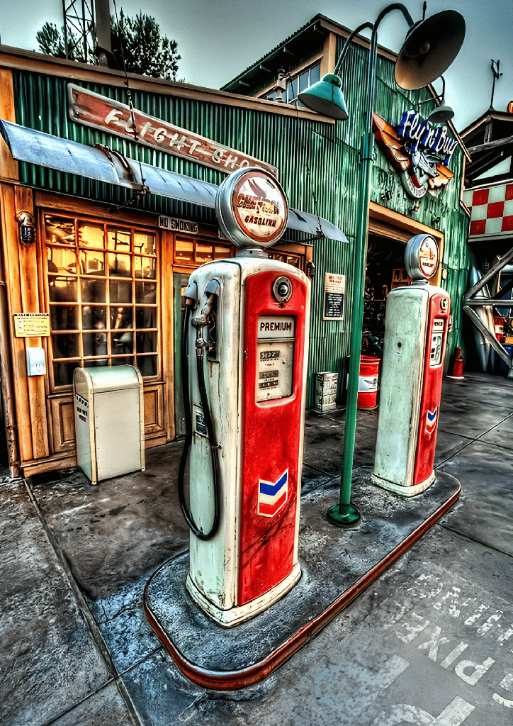 Camisa Cars Hotrod - Gas Station